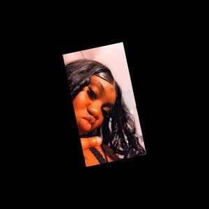 Meet your Posher, Felisha